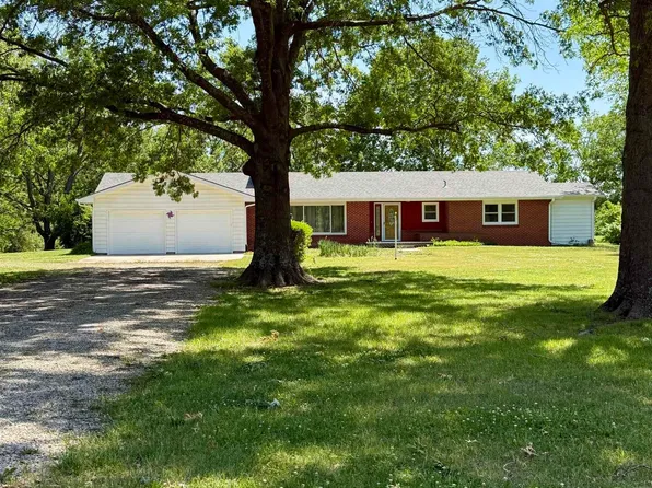 4249 NW 39th St, Topeka, KS 66618