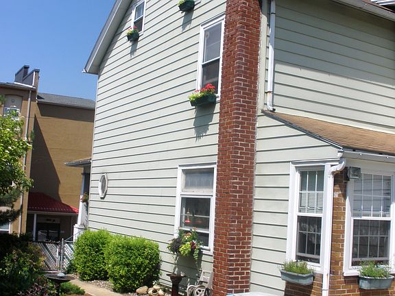 side/enclosed porch