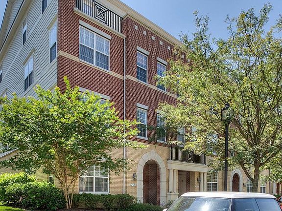2nd image of 43655 McDowell Sq