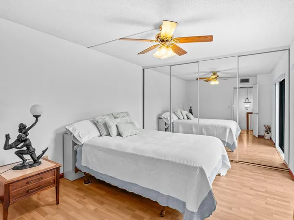 733 Springdale Circle #73-C, Palm Springs, FL 33461