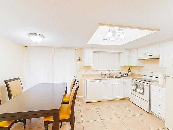 3rd image of 1444 Ridge Lake Ct