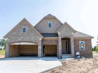 24522 Pinnacle Cir, South Lyon, MI 48178