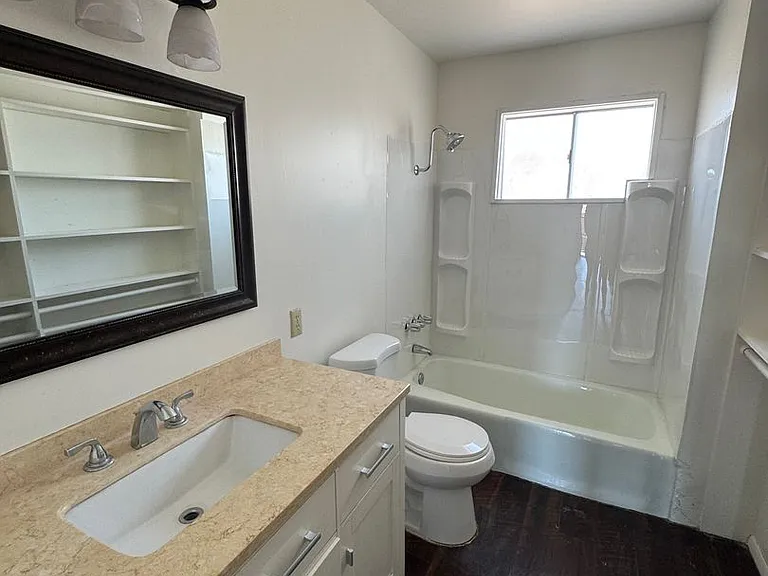 3208 E Almartin St — Photo 11