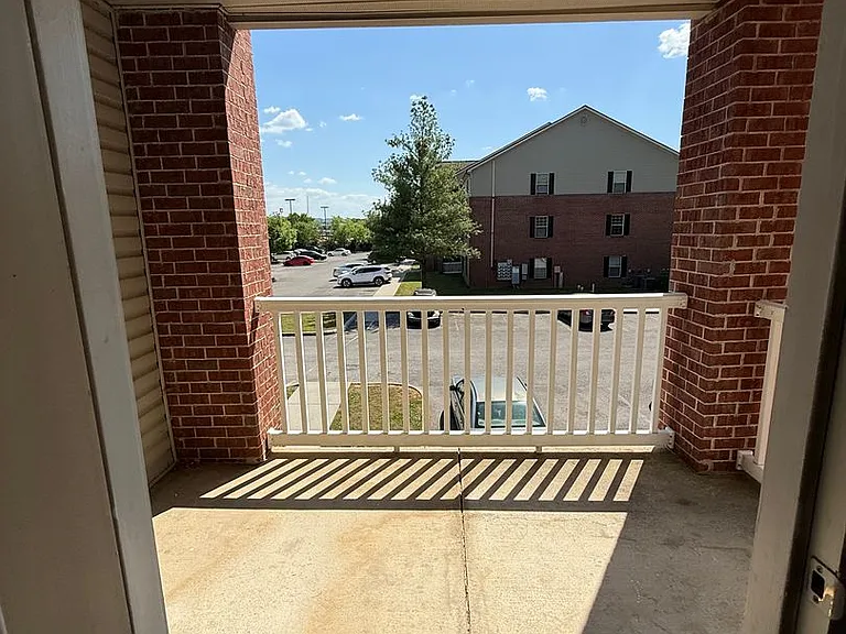 Highlands Apts — Photo 13