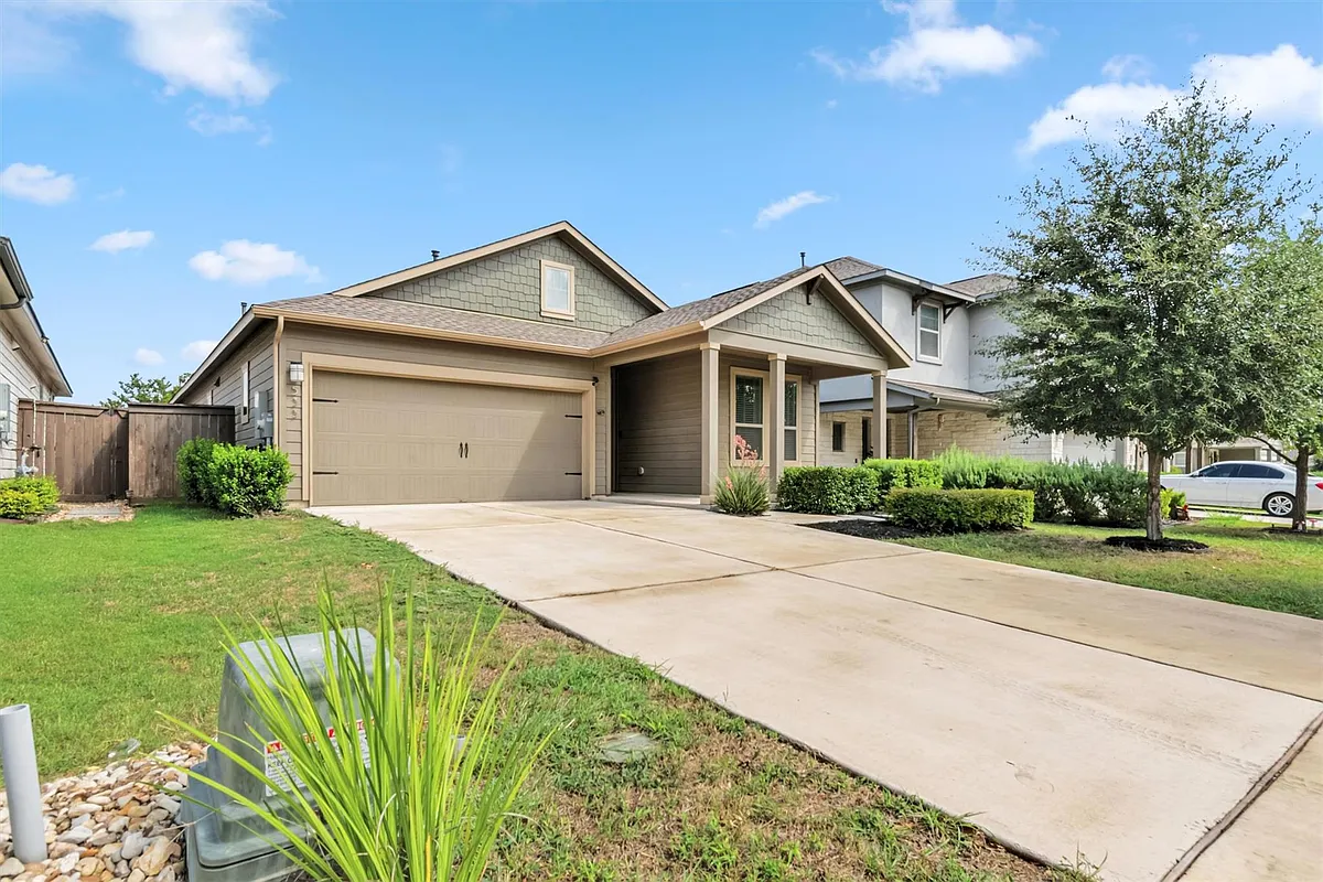 Building Photo - 533 Sweetwood Ln