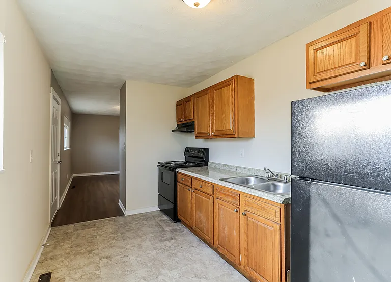 1344 Southfield Dr S — Photo 3