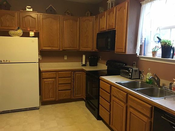 Spacious kitchen with room for a table or hutch