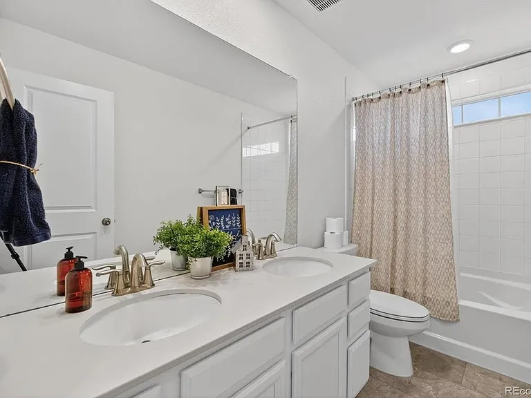 11029 Ursula St — Photo 22