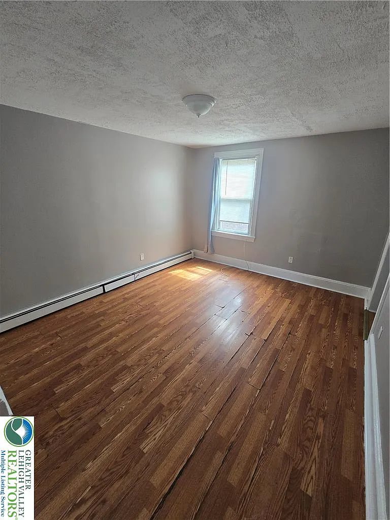 1 bed, 1.0 bath, 600 sqft, $1,250 — Photo 2