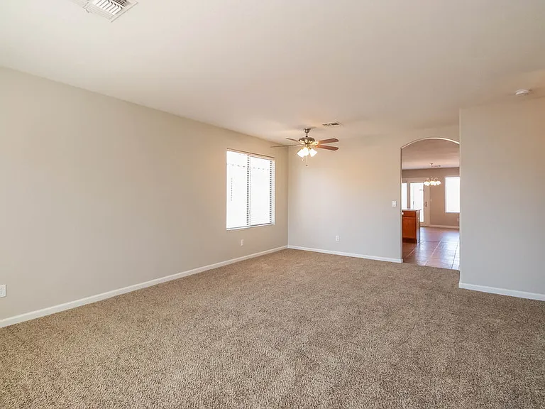 11026 E Delta Ave — Photo 2