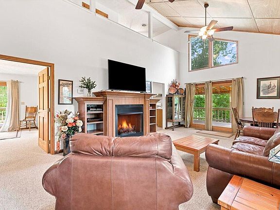 4th image of 724 Hawk Ridge Rd