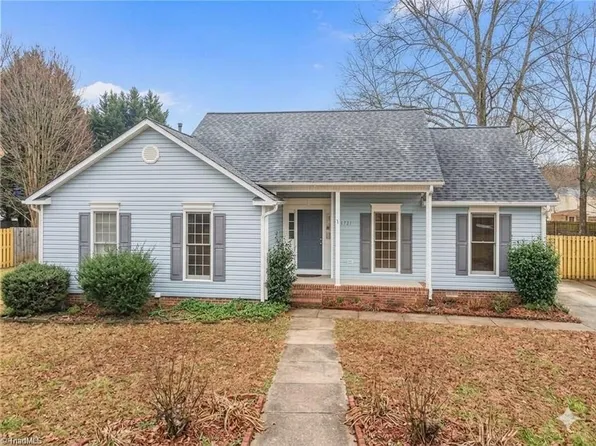 6721 River Hills Dr, Greensboro, NC 27410