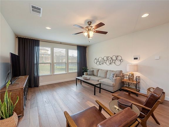 5th image of 2805 Penelope Ct