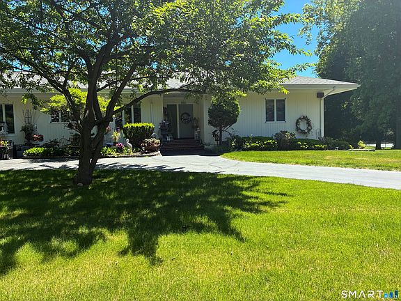 2nd image of 10 Heron Rd