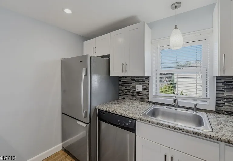 161 Broughton Ave #2 — Photo 4