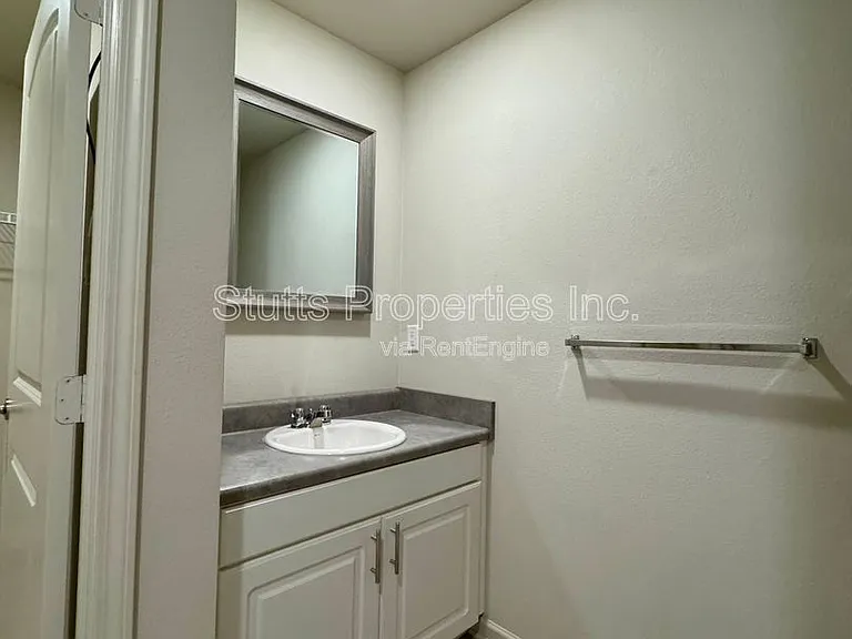 101 Turnrow #403 — Photo 13