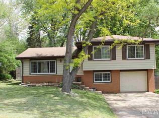 124 Greenlawn Ct E, East Peoria, IL 61611