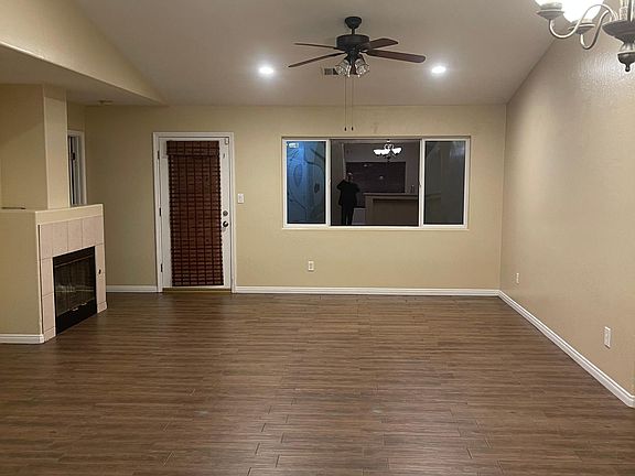 5th image of 6012 Lakewood Shores Dr
