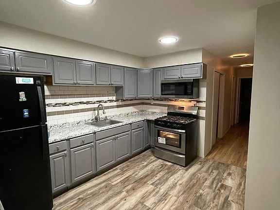 3rd image of 101 Clendenny Ave