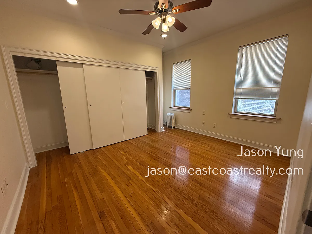 Building Photo - 31 Queensberry St #259