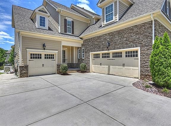 4th image of 319 Newington Ct