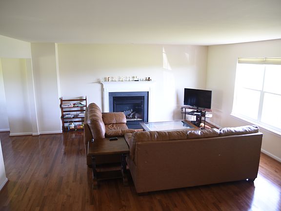2nd image of 125 Frank Crane Dr