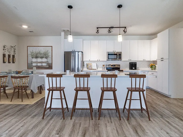 Residence at Gateway Village — Photo 3
