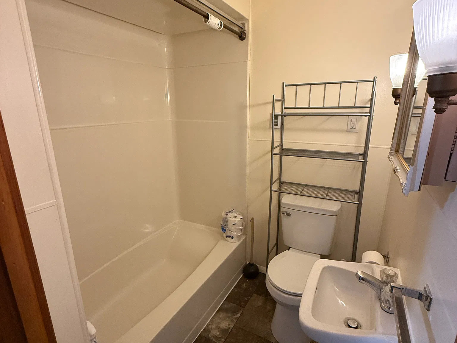 2 bed, 900 sqft, $975 — Photo 3