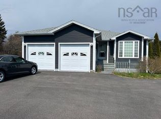 2 Hillcrest Dr, Pt Hawkesbury, NS B9A1Z9