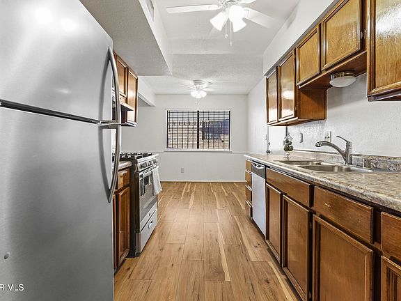 4th image of 1011 Oneida Dr