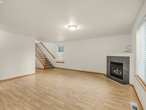 3rd image of 1901 SE 177th Ave