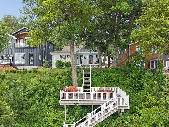 3rd image of 5318 Lakeview Dr