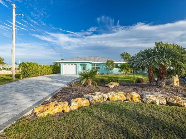 2892 Sanibel Blvd, Saint James City, FL 33956