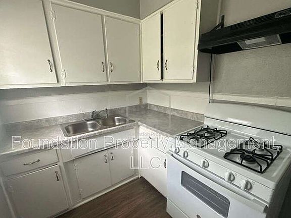 3rd image of 3077 Beaumont St