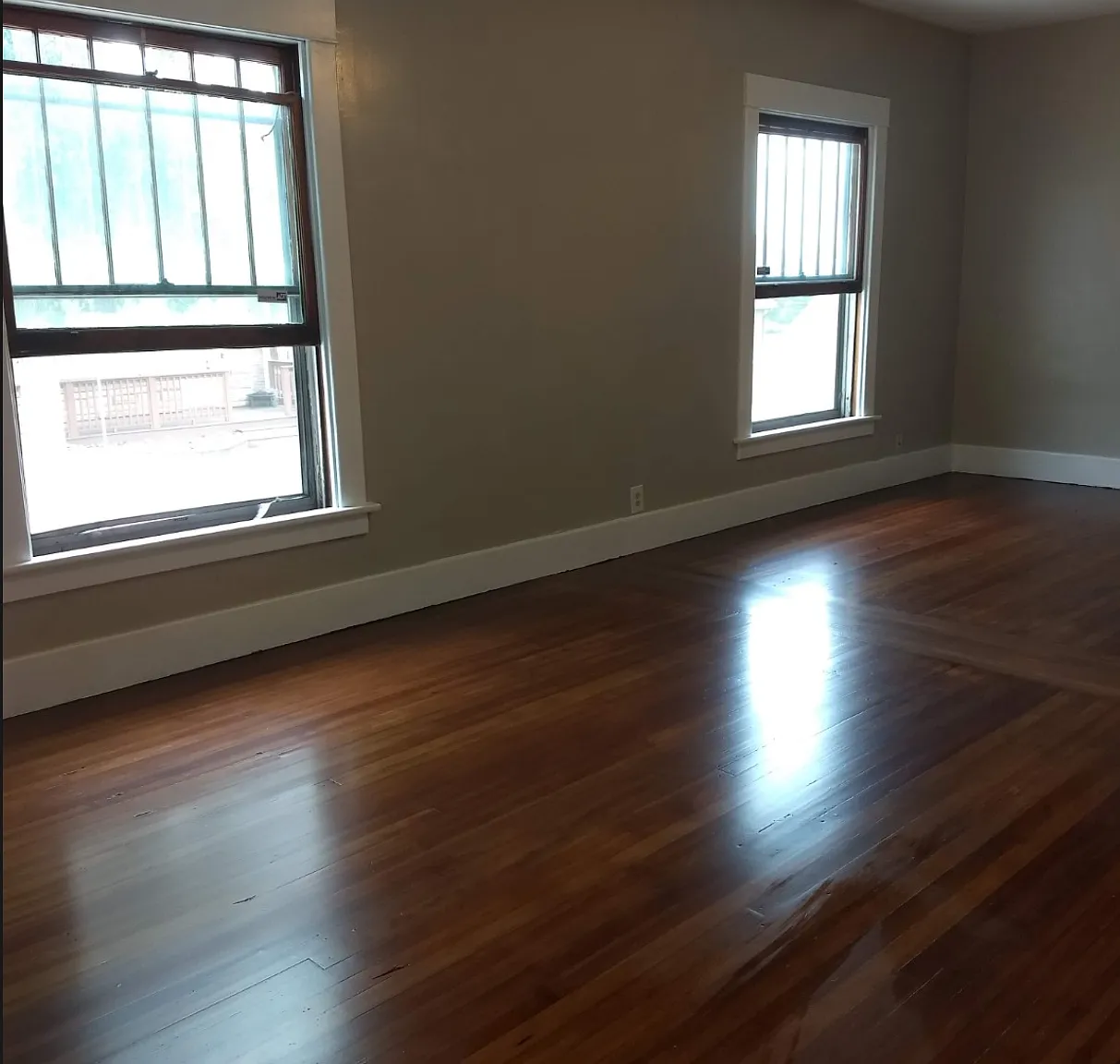 4 bed, 1400 sqft, $1,960 — Photo 4