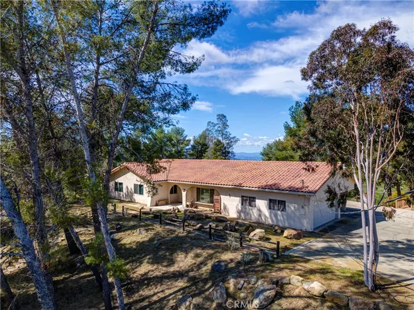 42105 Gibbel Rd, Hemet, CA 92544