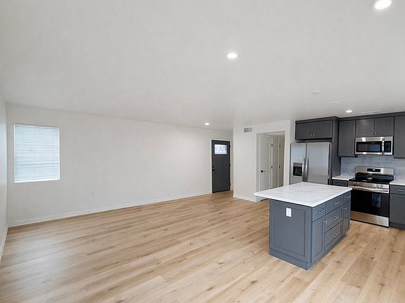 4th image of 1100 W Angeleno Ave #102
