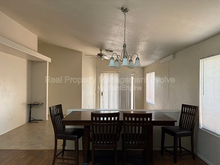 7816 N 54th Ln — Photo 10