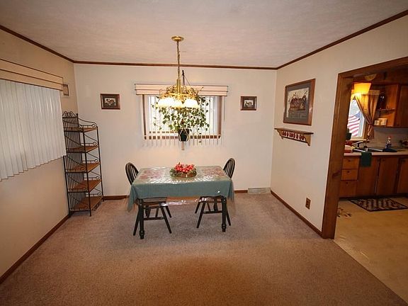 5th image of 890 Parkwood Ave