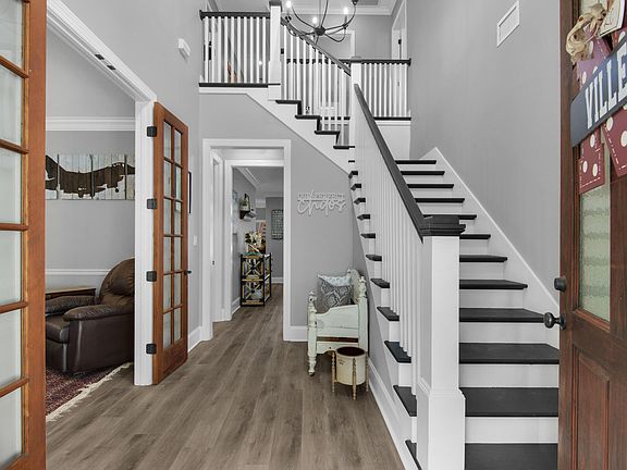 4th image of 814 Coldwater Creek Cir