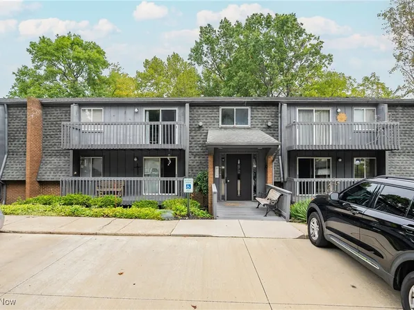 6220 Hidden Creek Dr APT 109, Lorain, OH 44053