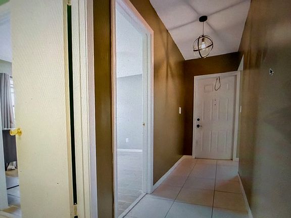 4th image of 4893 Palm Hill Dr