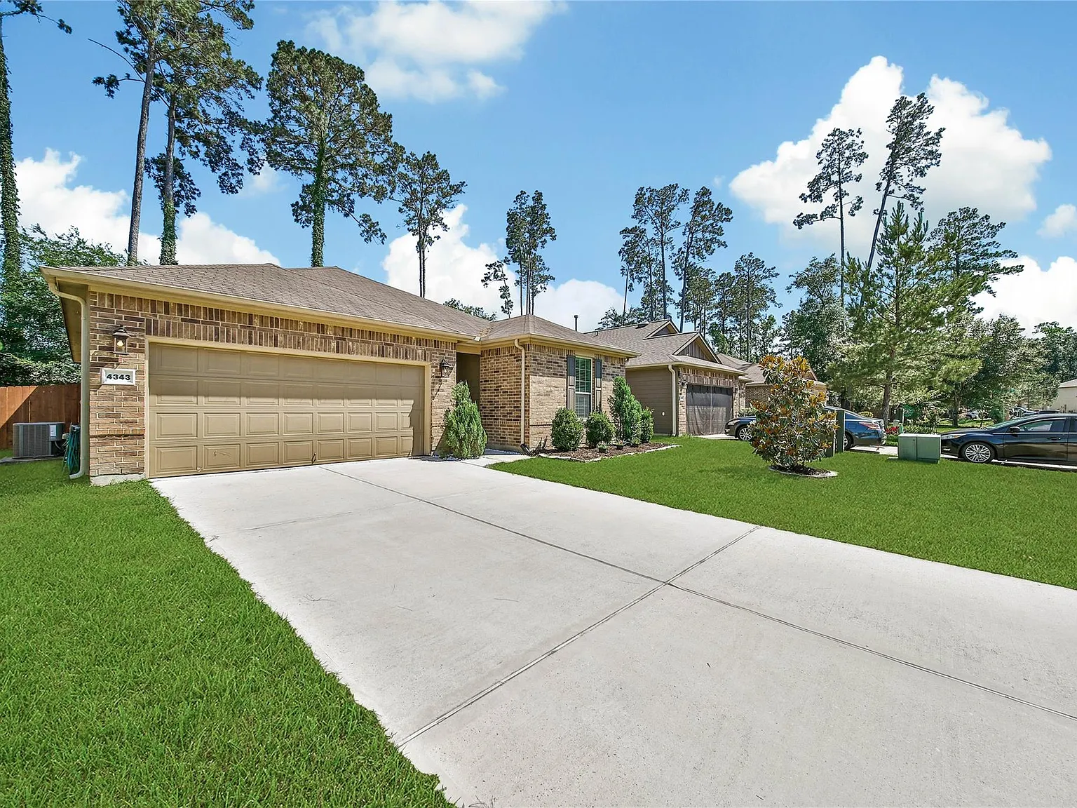 3 bed, 2.0 bath, 1415 sqft, $1,850 — Photo 3