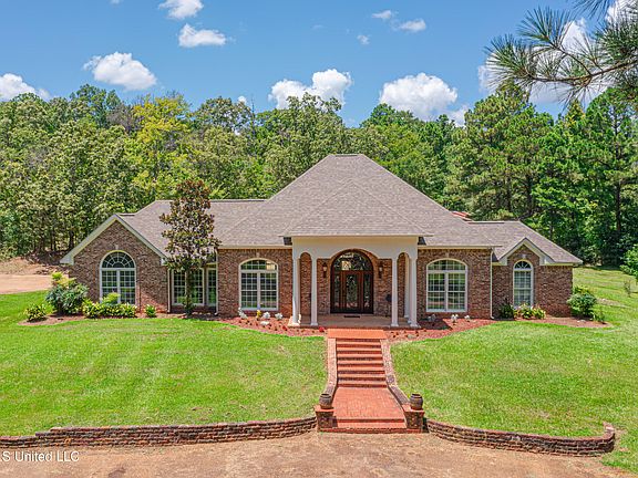 2nd image of 120 Midway Estates Dr