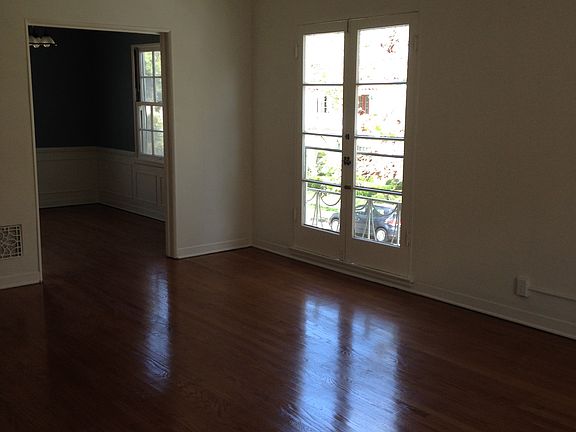 2nd image of 447 1/2 S Maple Dr