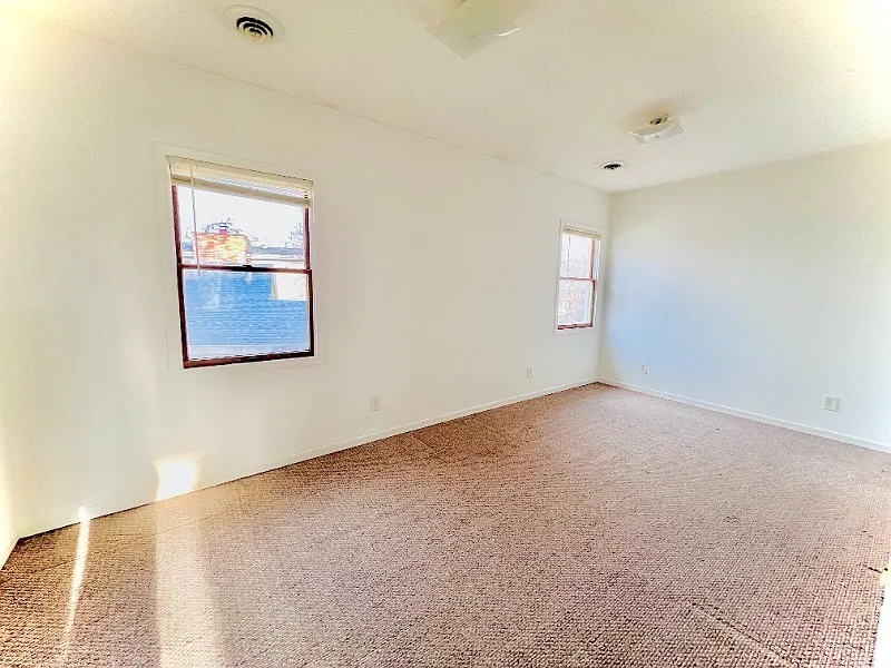 Building Photo - 123 1/2 E Fulton St #123-1/2