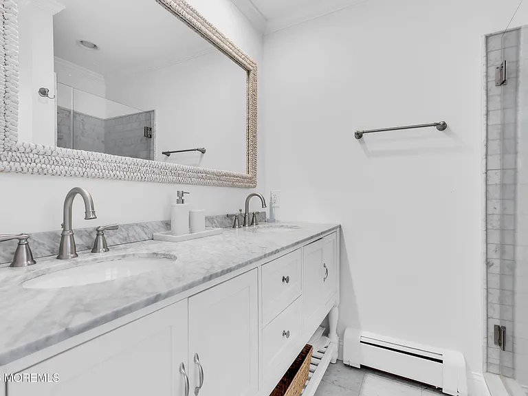 217 Howe St — Photo 18