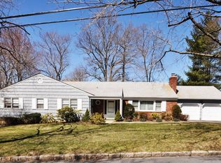 41 Sammis Ln, White Plains, NY 10605