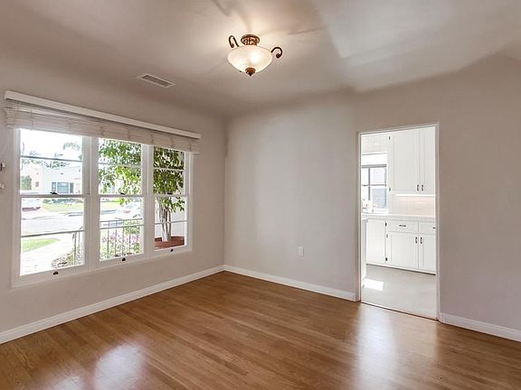 5th image of 4854 Edgeware Rd