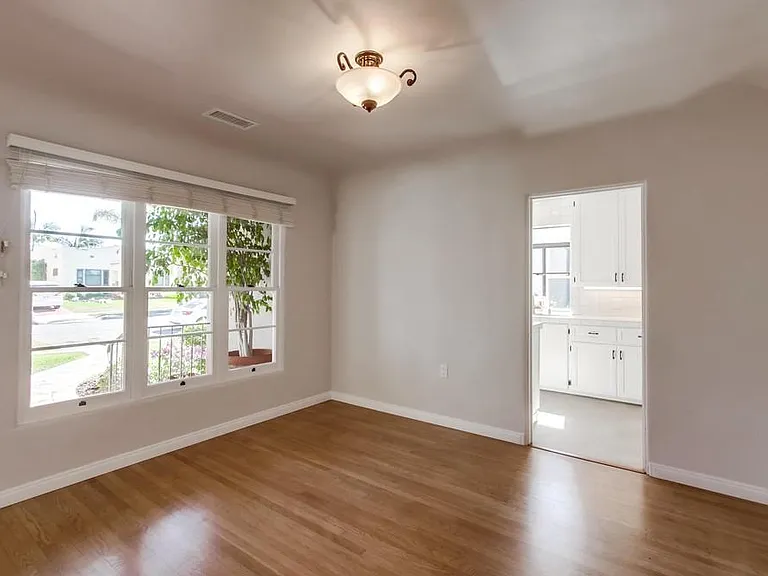 4854 Edgeware Rd — Photo 5
